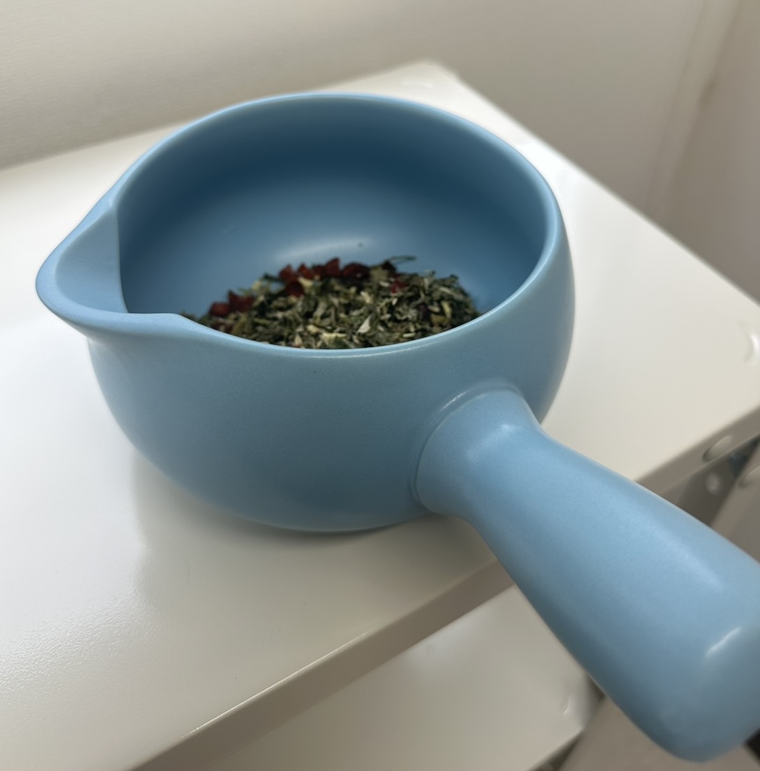 ブレンドを鍋に入れた様子